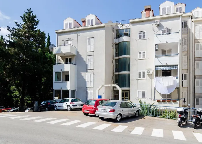 South Side - With View Apartment *